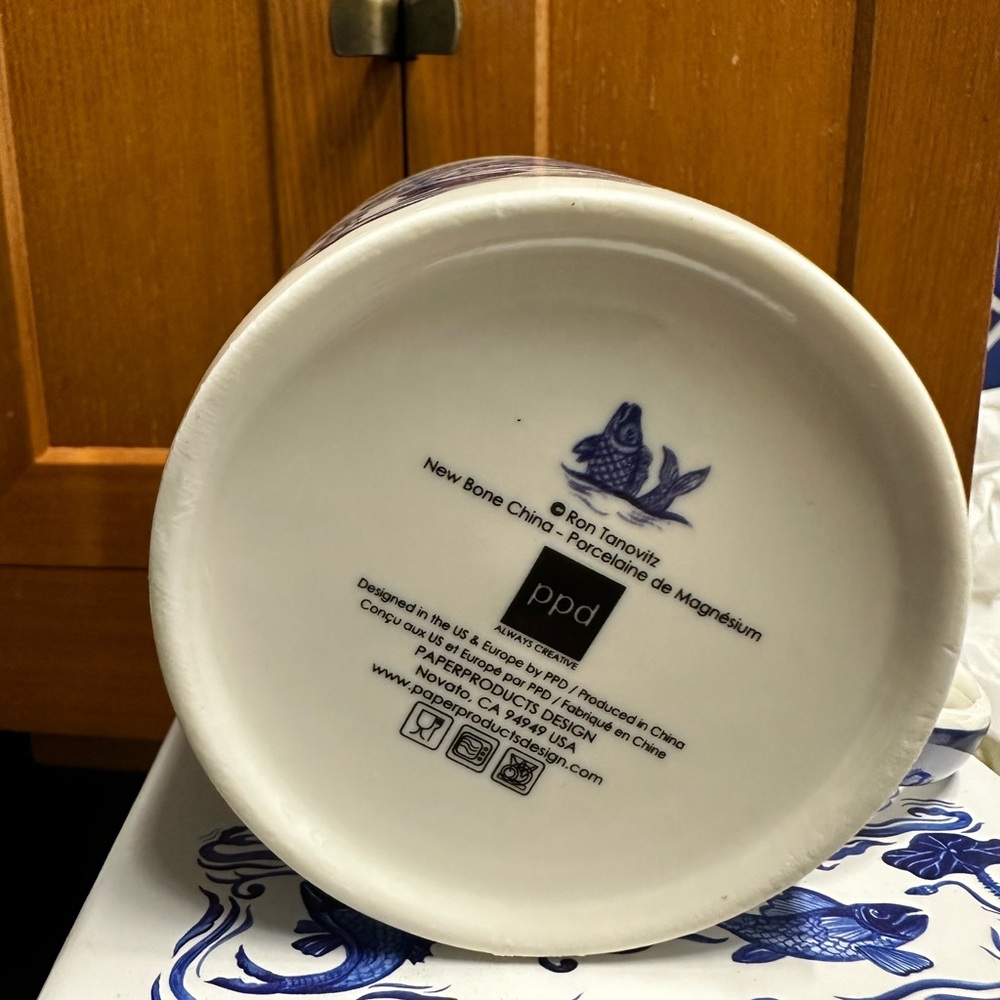 Blue and White Swan Mug - Picture 3 of 5